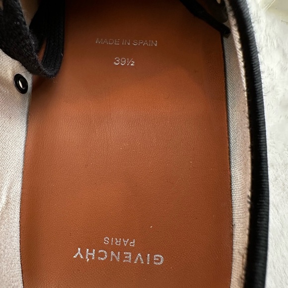 Givenchy Black and White Sneaker brand new with box - Picture 9 of 9